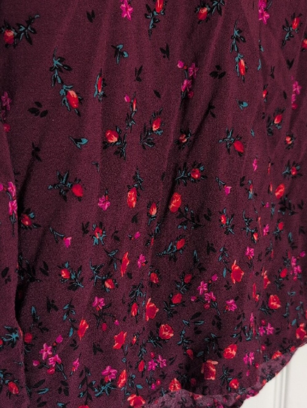 Old Navy Maroon Floral V-Neck Blouse - Picture 3 of 6